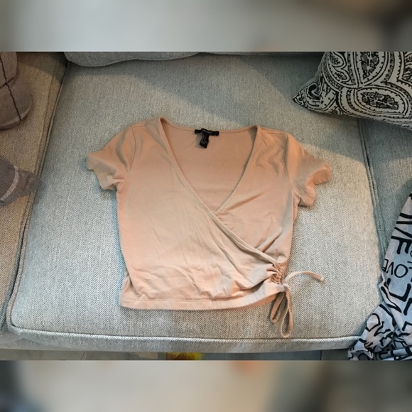 Forever 21 Tops - Forever 21 crop top